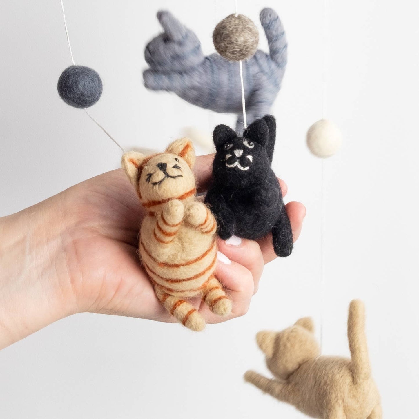 Mobile - Cat and Mouse
