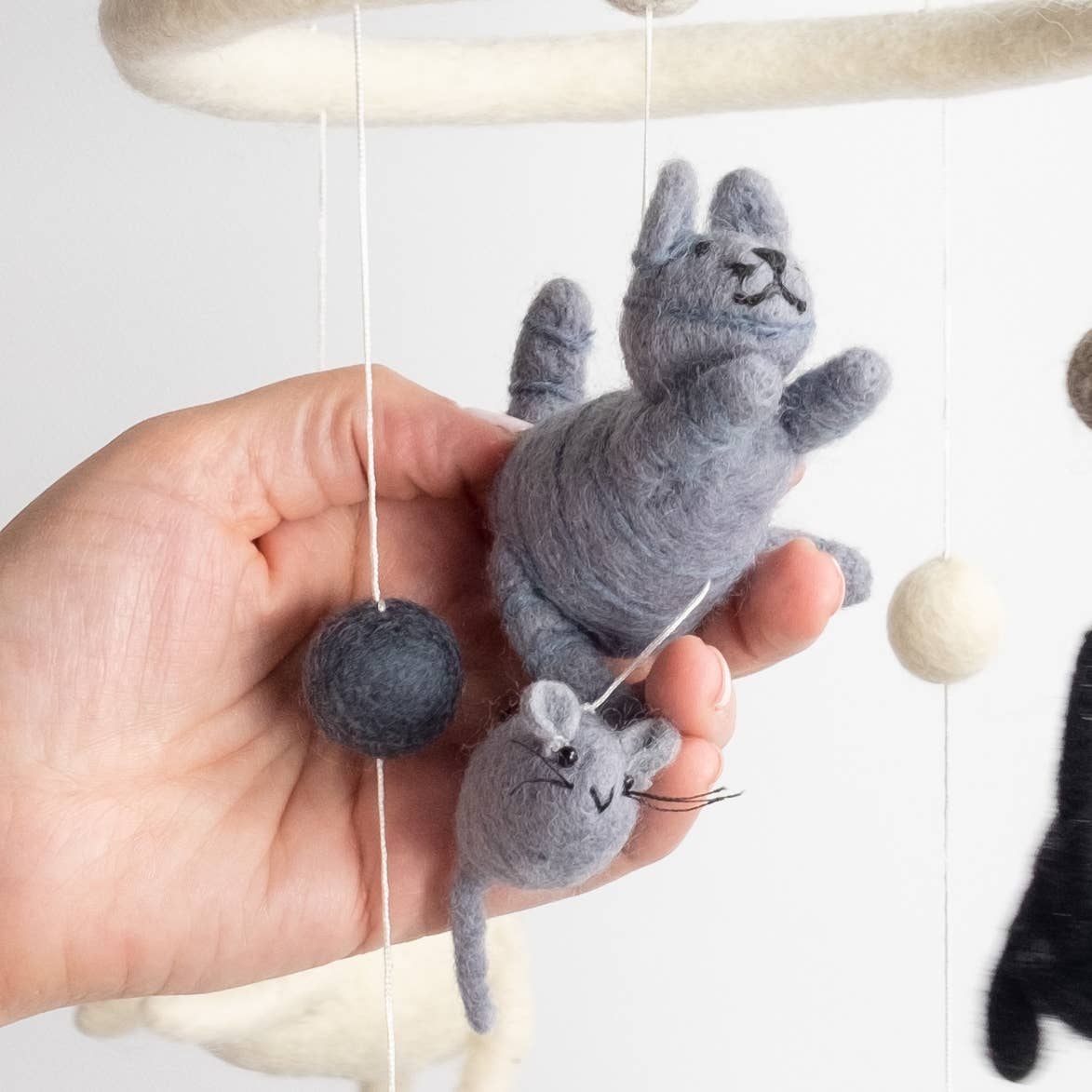 Mobile - Cat and Mouse