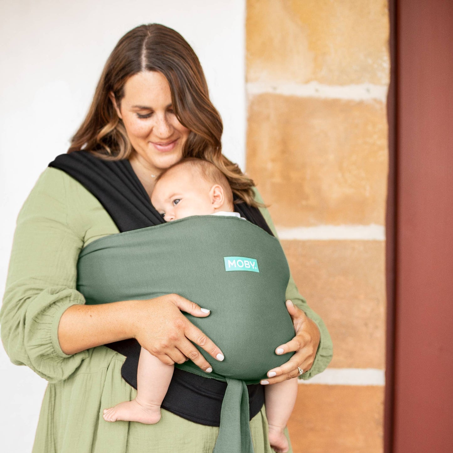 Moby Easy Wrap Olive/Onyx- ECOM BOX JUNE 2024