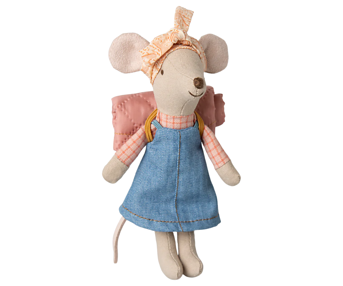 Hiker Mouse Big Sister